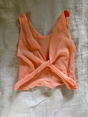 urban outfitters Peach Ribbed Twist-Front Crop Tank xs